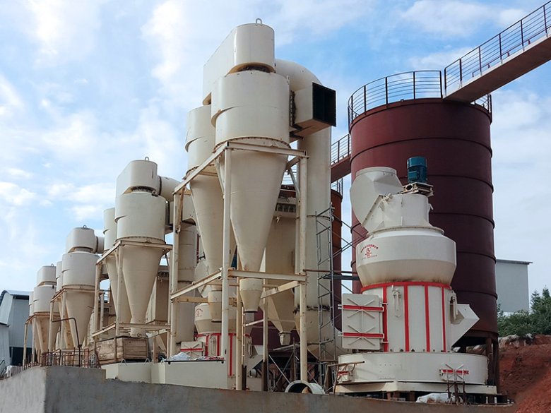 093912_576178_jswz.jpg 年產20萬噸重質碳酸鈣雷蒙磨粉機設備現場.jpg